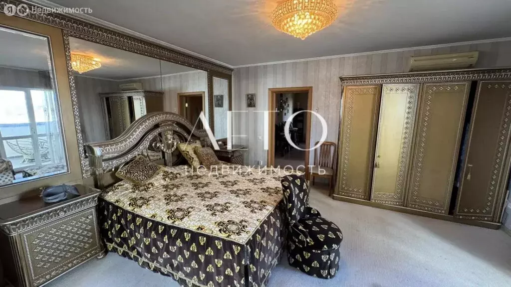 3-комнатная квартира: Сочи, улица Яна Фабрициуса, 2/9 (180 м) - Фото 1