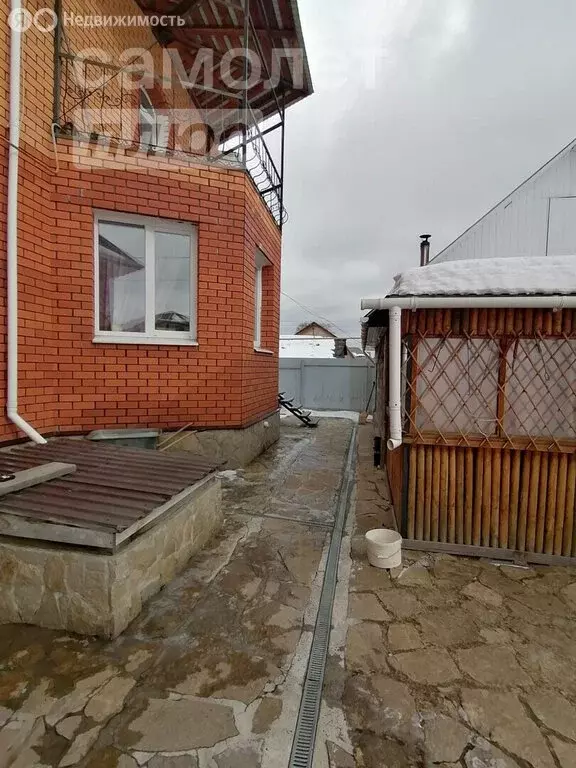 Дом в Алапаевск, улица Щорса, 16 (242 м) - Фото 1