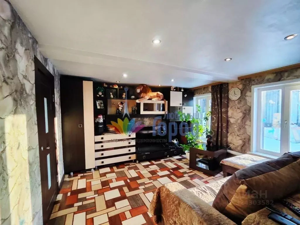 Дом в Кемеровская область, Новокузнецк ул. Победы, 3 (68 м) - Фото 1