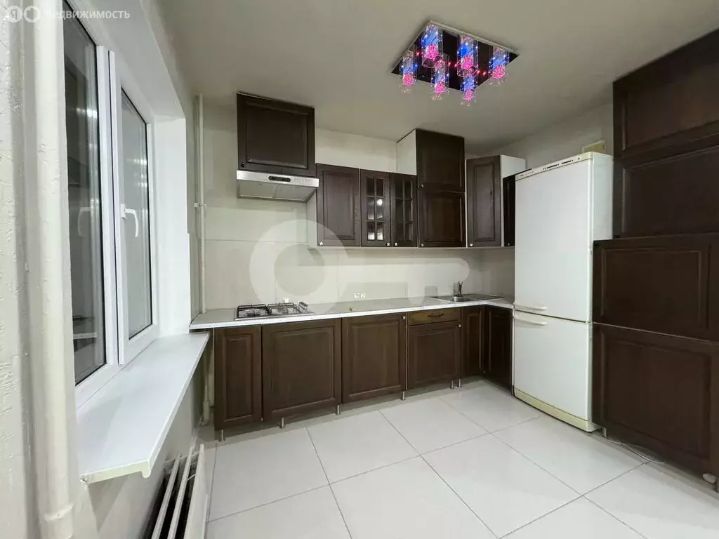 3-комнатная квартира: Казань, улица Комиссара Габишева, 11 (64.2 м) - Фото 0