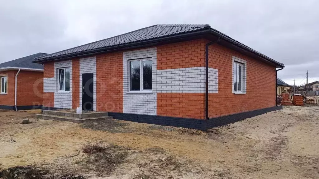 Дом в Волгоградская область, Среднеахтубинский район, Фрунзенское ... - Фото 0