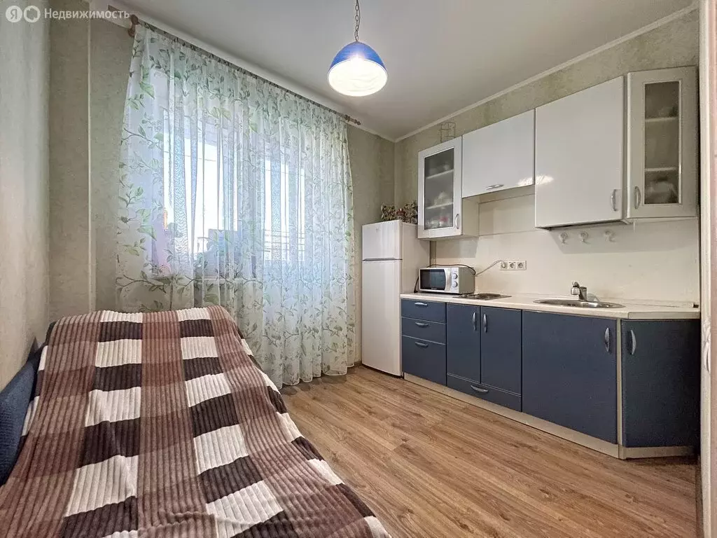 1-комнатная квартира: посёлок городского типа Зеленоградский, улица ... - Фото 2