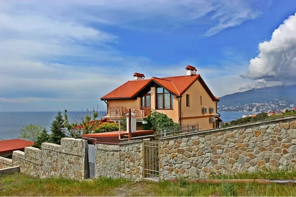 Дом в Крым, Ялта муниципальный округ, Отрадное пгт ул. Мориса Тореза, ... - Фото 1