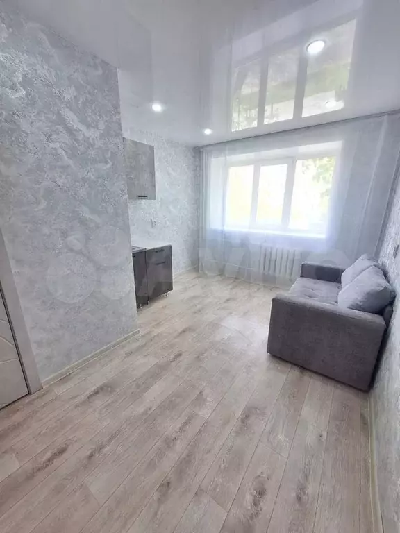 Комната 13,3 м в 9-к., 2/5 эт. - Фото 1