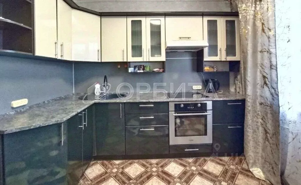 2-к кв. Тюменская область, Тюмень ул. Мельникайте, 135 (51.0 м) - Фото 1