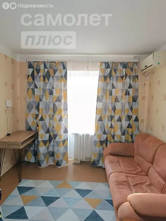 3-комнатная квартира: Астрахань, улица Дубровинского, 52к1 (54 м) - Фото 0