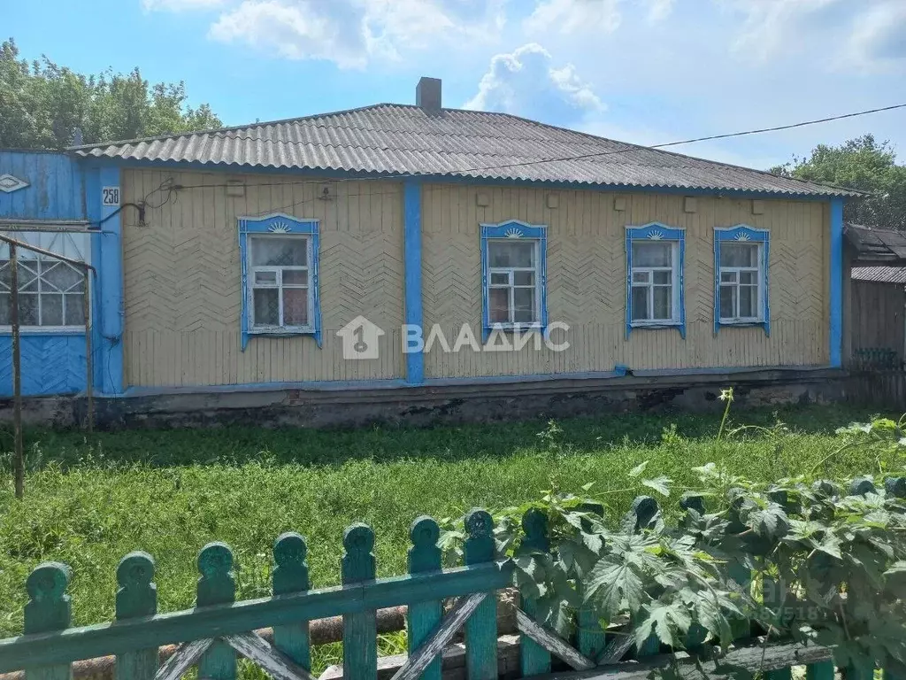 Дом в Воронежская область, Хохольское городское поселение, с. Хохол ... - Фото 1