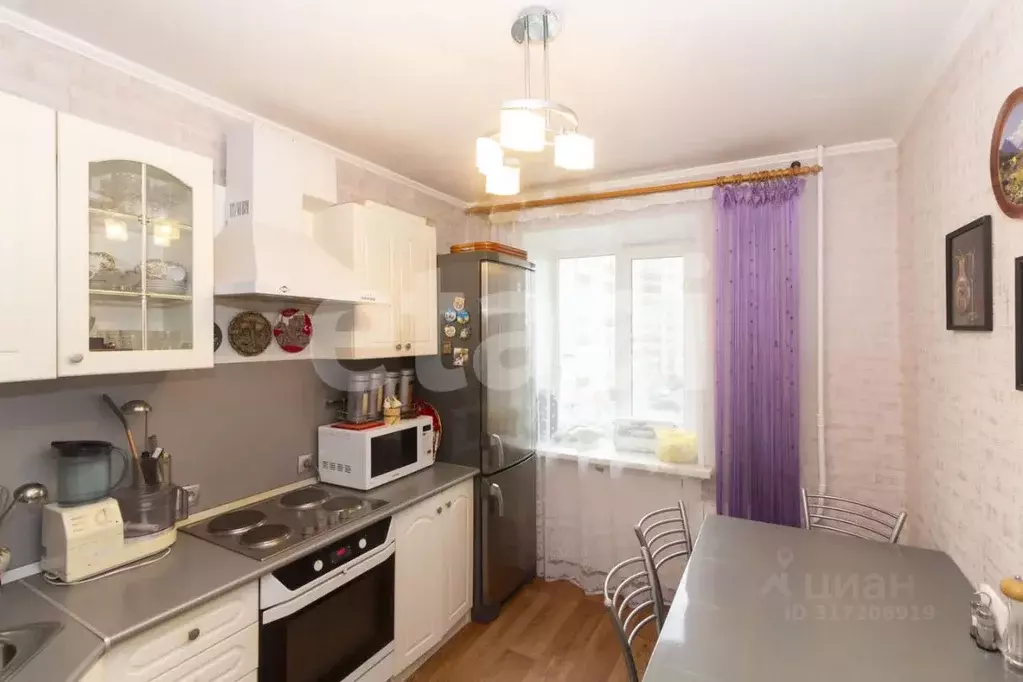 3-к кв. Тюменская область, Тюмень ул. Самарцева, 29 (59.0 м) - Фото 0