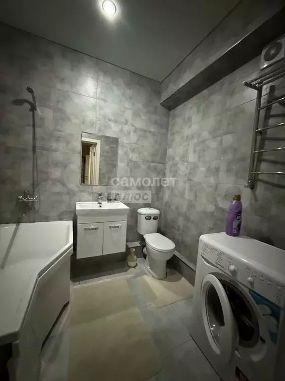 2-к. квартира, 77 м, 1/9 эт. - Фото 1