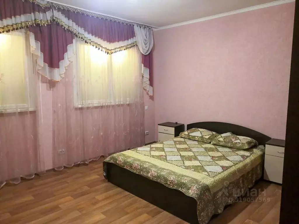 1-к кв. Крым, Феодосия бул. Адмиральский, 7В (55.0 м) - Фото 0