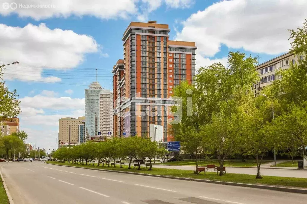 2-комнатная квартира: Тюмень, улица 50 лет Октября, 4 (73.5 м) - Фото 2