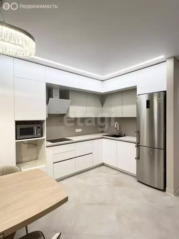 3-комнатная квартира: Казань, улица Адоратского, 1Б (85 м) - Фото 1