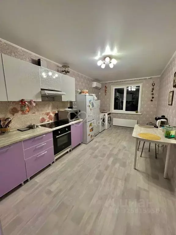 3-к кв. Волгоградская область, Волгоград ул. Тимирязева, 35 (69.5 м) - Фото 1