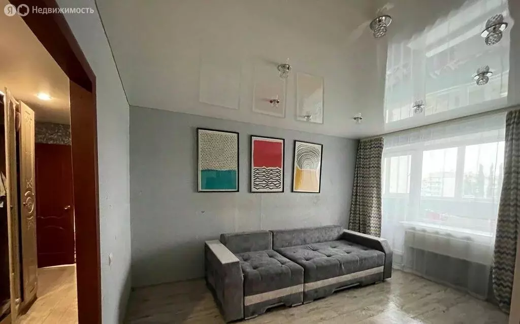3-комнатная квартира: Стерлитамак, улица Артёма, 63 (60.5 м) - Фото 1