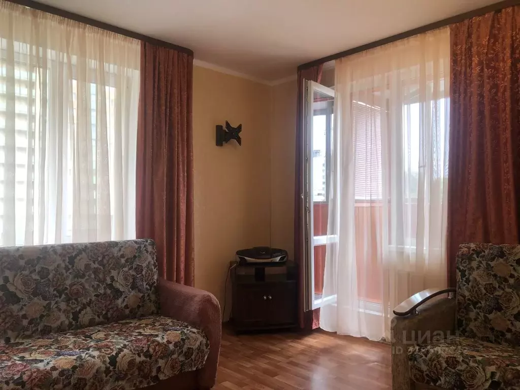 Студия Санкт-Петербург пос. Шушары, Первомайская ул., 5к2 (27.6 м) - Фото 1