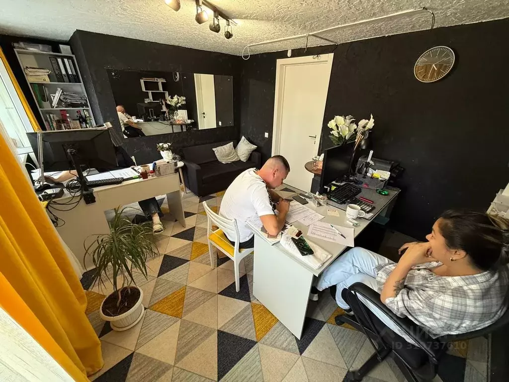 Офис в Челябинская область, Челябинск ул. Комарова, 39 (15 м) - Фото 1