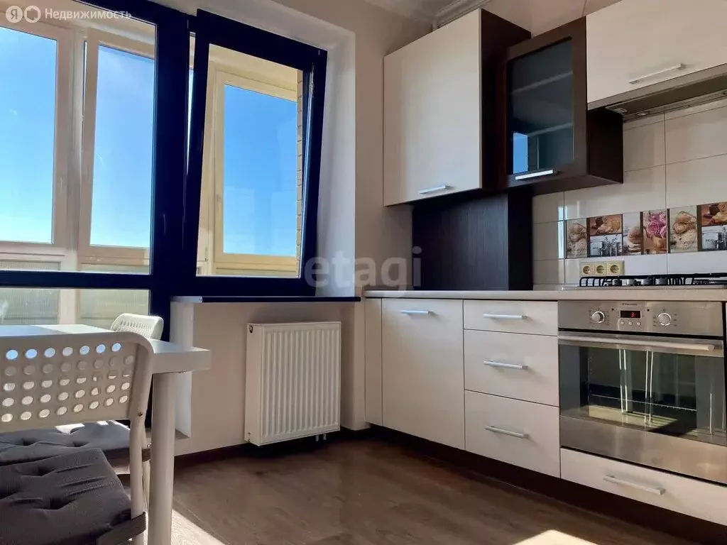 1-комнатная квартира: Калининград, Банковская улица, 12А (37 м) - Фото 0
