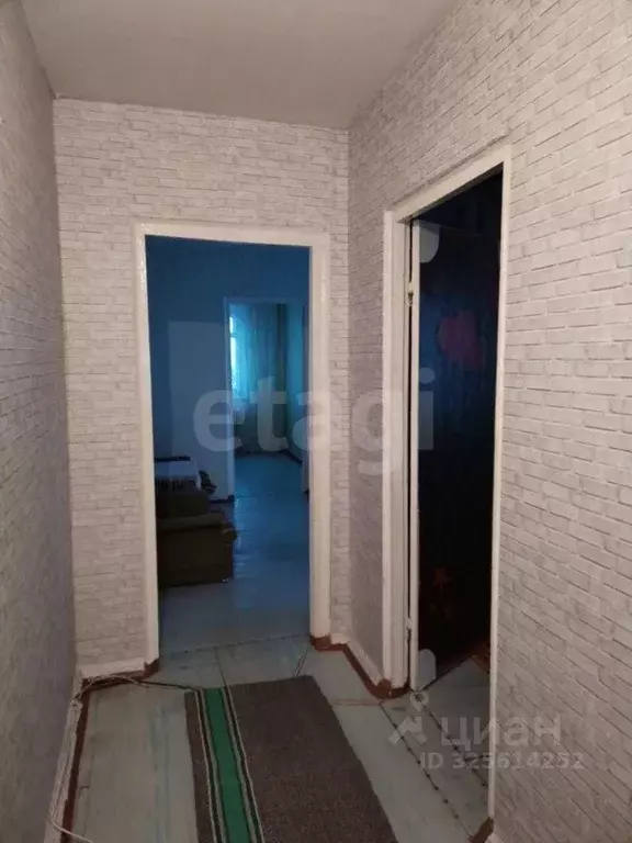 4-к кв. Алтайский край, Яровое ул. 40 лет Октября, 5 (60.8 м) - Фото 1