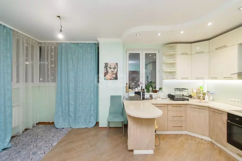 2-к кв. Тюменская область, Тюмень ул. Василия Гольцова, 3 (75.0 м) - Фото 1