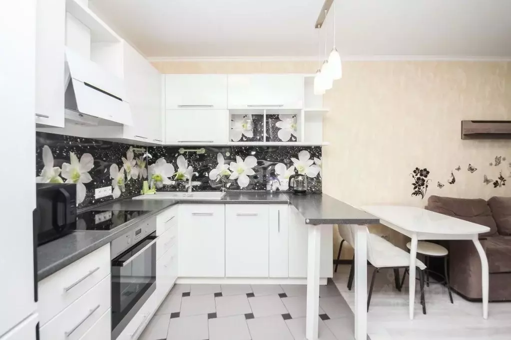 2-к кв. Тюменская область, Тюмень Заречный проезд, 14 (55.0 м) - Фото 2