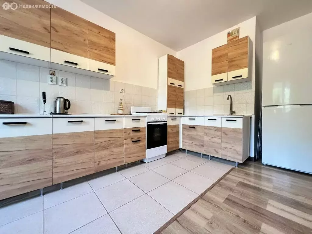 2-комнатная квартира: Калининград, Белгородская улица, 5 (64 м) - Фото 1