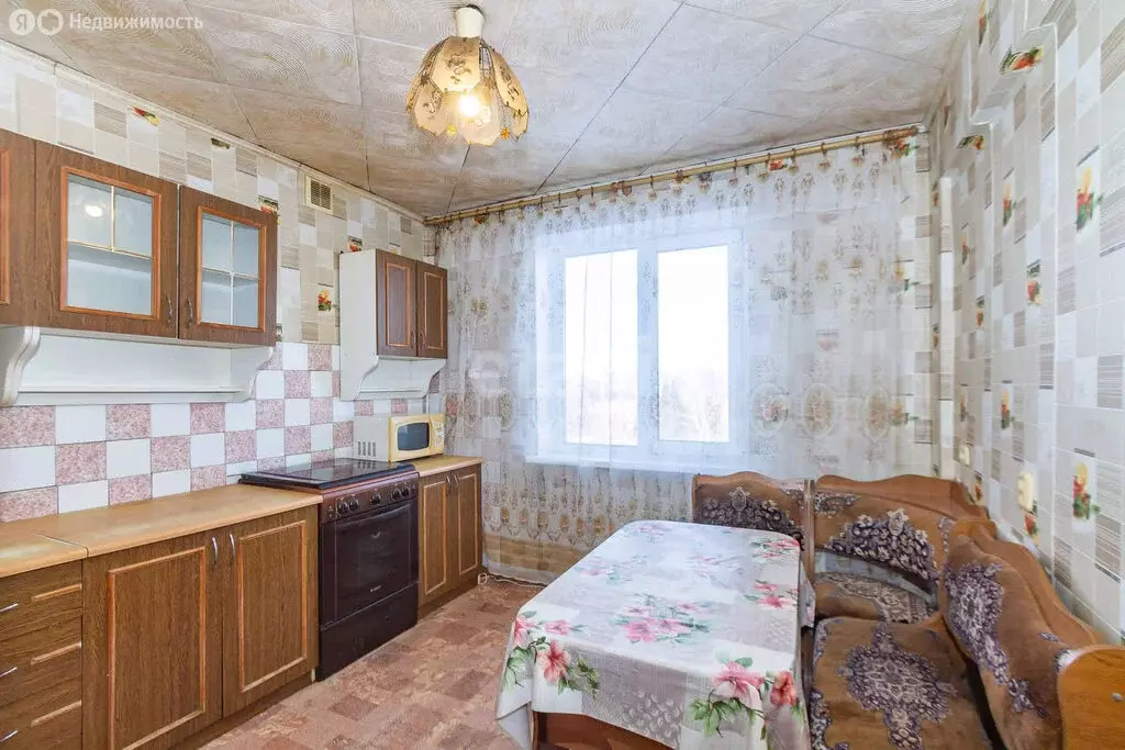 3-комнатная квартира: Чернолучинский, Пионерская улица, 17 (68.8 м) - Фото 1