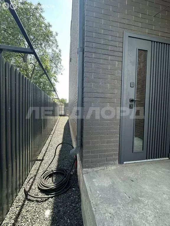 Дом в Ростов-на-Дону, улица Мадояна (130 м) - Фото 0