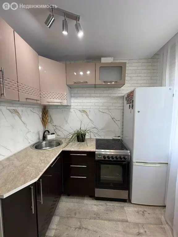 3-комнатная квартира: Братск, Снежная улица, 37 (47.1 м) - Фото 1