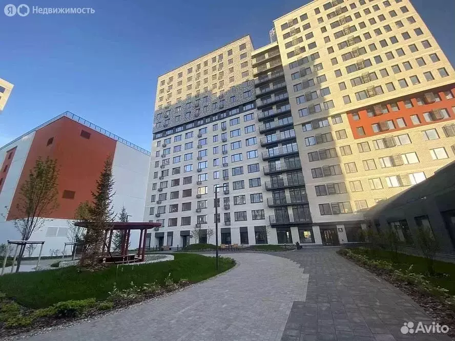 3-комнатная квартира: Тюмень, Интернациональная улица, 199к9 (62 м) - Фото 1