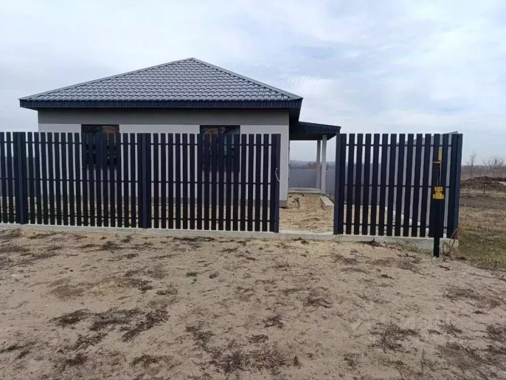Дом в Самарская область, Сызранский район, Новая Рачейка с/пос, с. ... - Фото 1