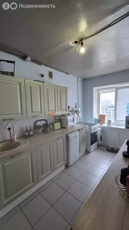 3-комнатная квартира: Пермь, улица Калинина, 30 (78 м) - Фото 0