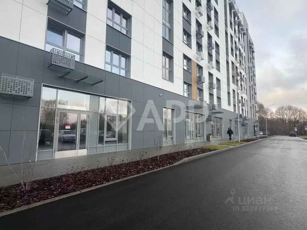 Помещение свободного назначения в Татарстан, Казань ул. Азата ... - Фото 1