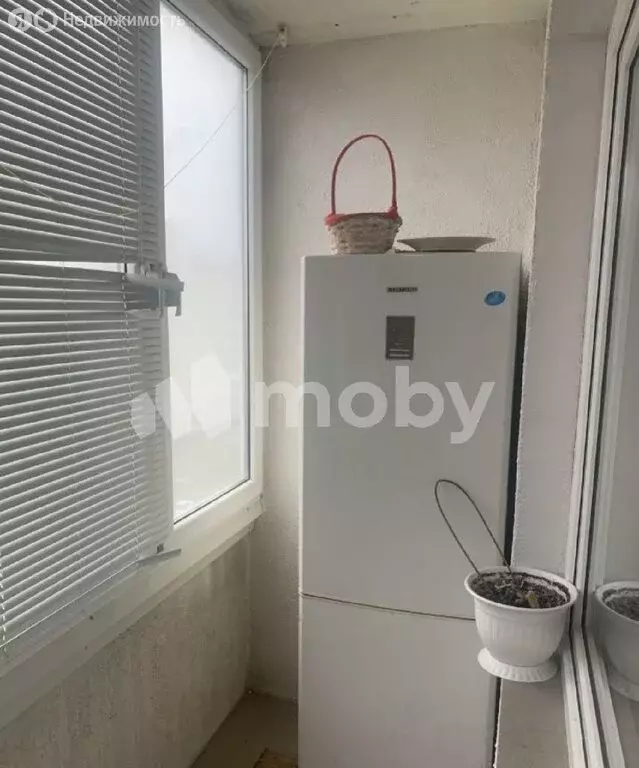3-комнатная квартира: Калининград, улица Фрунзе, 54 (64 м) - Фото 1