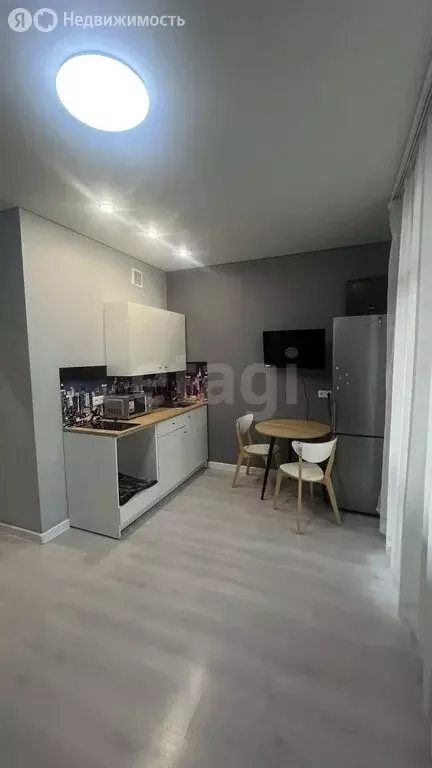 Квартира-студия: Тюмень, улица Фармана Салманова, 26 (24.5 м) - Фото 2