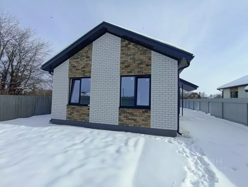 Дом в Краснодарский край, Динской район, с. Красносельское пер. ... - Фото 1