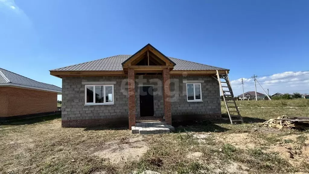 Дом в Саратовская область, Энгельсский район, Новопушкинское ... - Фото 0