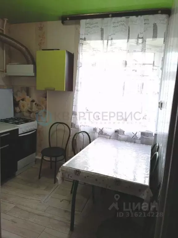 2-к кв. Омская область, Калачинск Вокзальная ул., 136 (40.4 м) - Фото 1