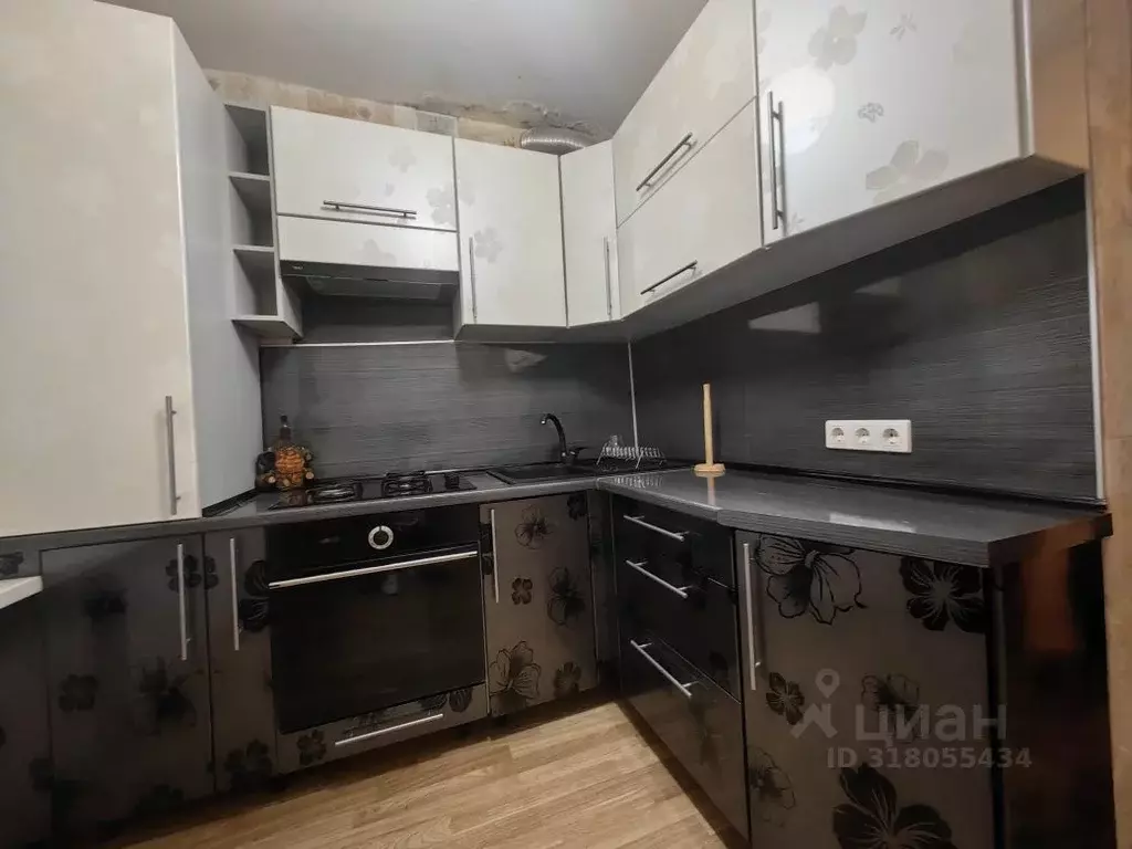 3-к кв. Волгоградская область, Волгоград Краснополянская ул., 44 (57.4 ... - Фото 0