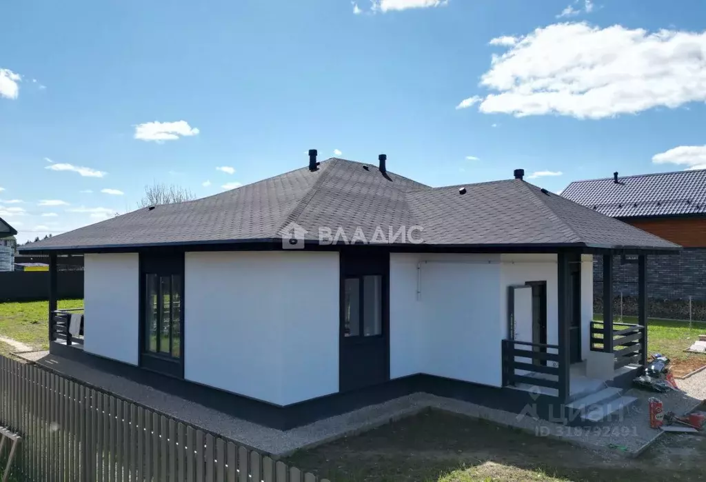 Дом в Калужская область, Жуковский район, Истье с/пос, д. Грачевка ул. ... - Фото 0