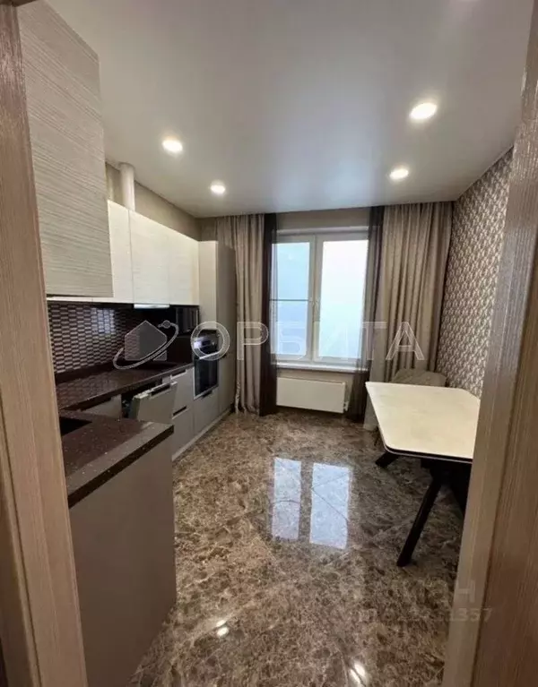 2-к кв. Тюменская область, Тюмень ул. Фармана Салманова, 10 (55.0 м) - Фото 2