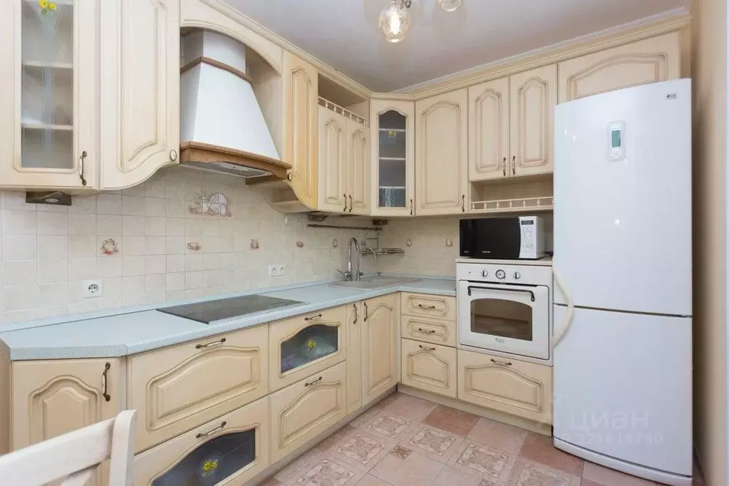 2-к кв. Амурская область, Благовещенск ул. Ломоносова, 223 (53.3 м) - Фото 1