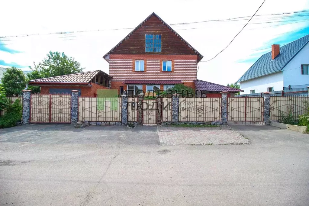 Коттедж в Алтайский край, Барнаул ул. Ермака, 26 (282 м) - Фото 0