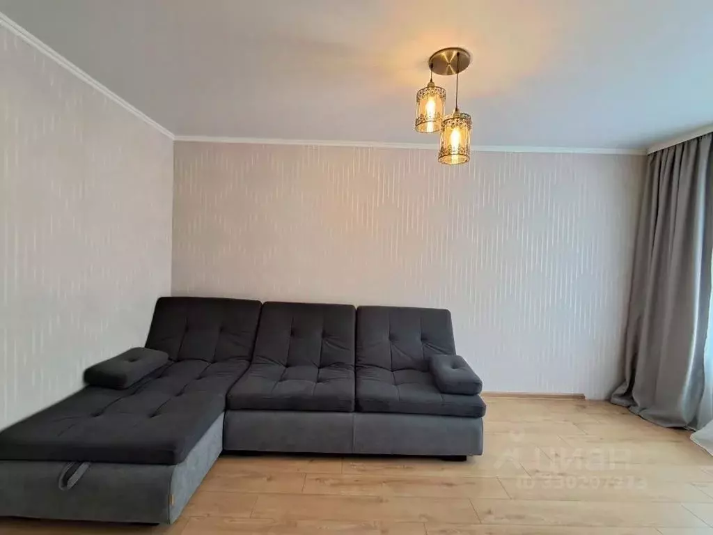 2-к кв. Хакасия, Абакан ул. Генерала Тихонова, 8/2 (60.6 м) - Фото 1