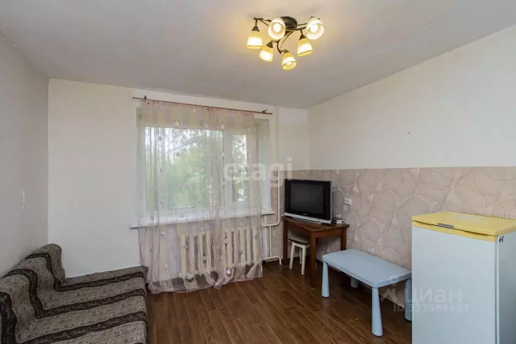 Комната Тюменская область, Тюмень ул. Котовского, 13 (14.5 м) - Фото 1