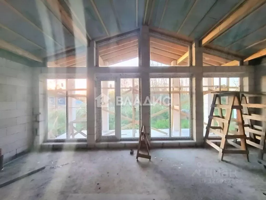 Дом в Ленинградская область, Кировский район, Синявинское городское ... - Фото 1