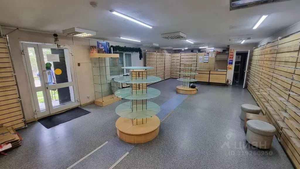 Торговая площадь в Хабаровский край, Ванино рп ул. 4-я Линия, 3 (110 ... - Фото 1