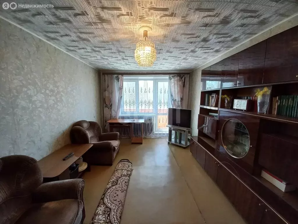 3-комнатная квартира: Верхняя Салда, Спортивная улица, 16 (70.9 м) - Фото 1