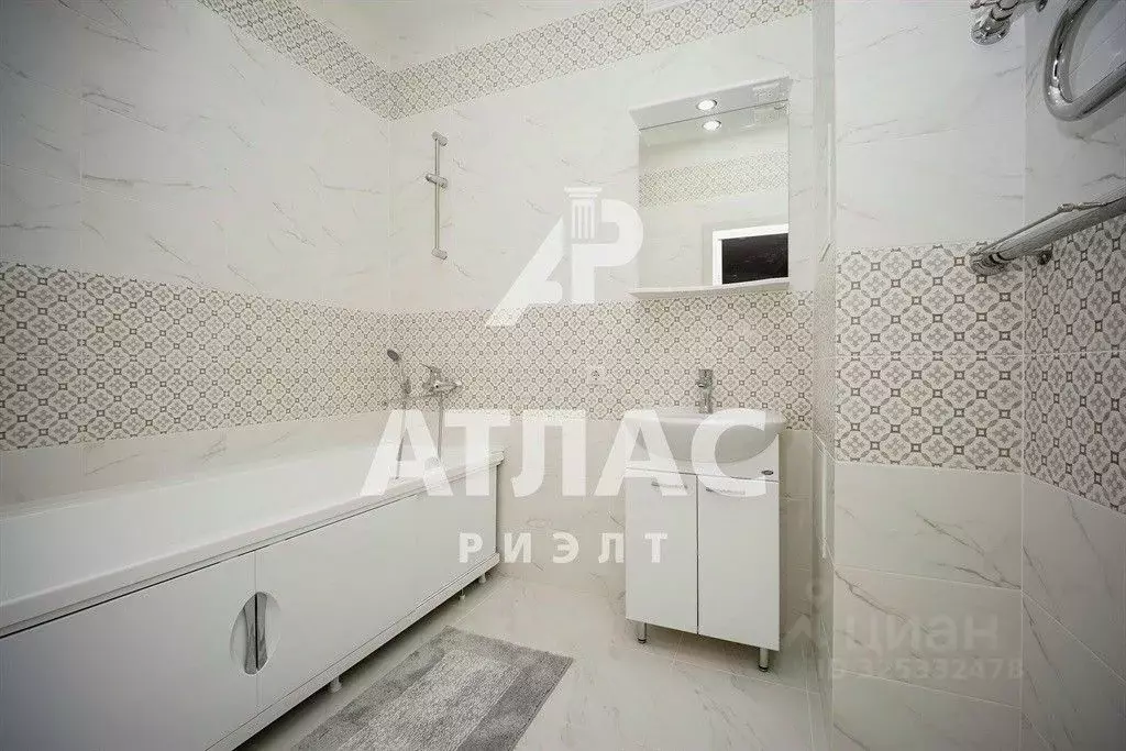 3-к кв. Омская область, Омский район, пос. Ростовка ул. Михаила ... - Фото 1