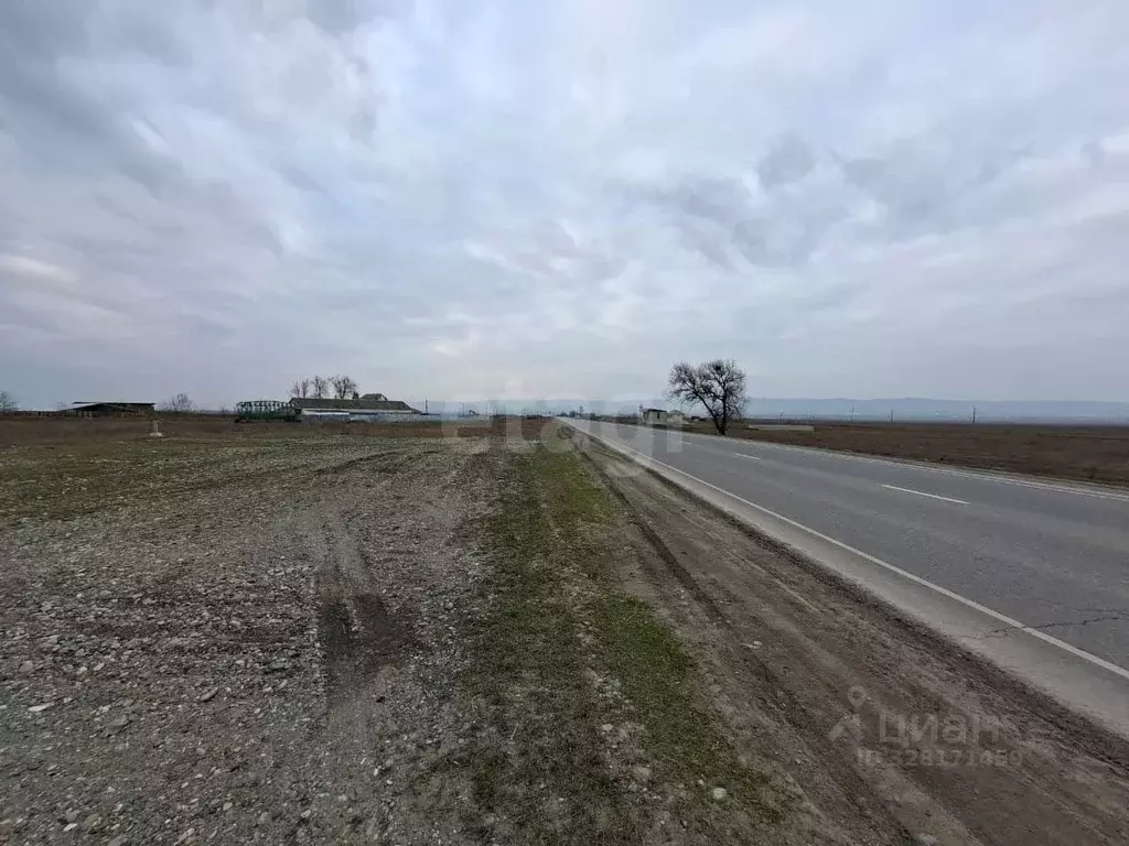 Участок в Ингушетия, Малгобекский район, с. Нижние Ачалуки  (10.0 ... - Фото 1