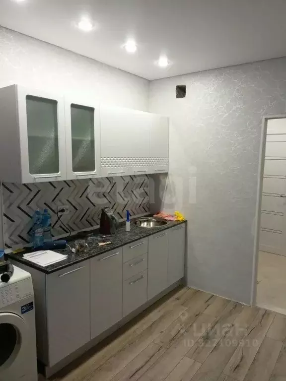 Студия Тюменская область, Тюмень ул. Раушана Абдуллина, 6к1 (28.8 м) - Фото 2